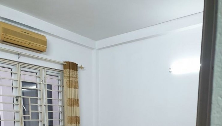 Cho thuê nhà ngõ 12 Đào Tấn, Ba Đình, 30m2 x 4 tầng, tổng 3 phòng ngủ 3 vệ sinh, 11 Triệu